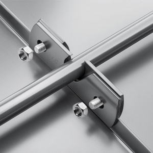 Svorka zachytávača snehu na falzovanú krytinu